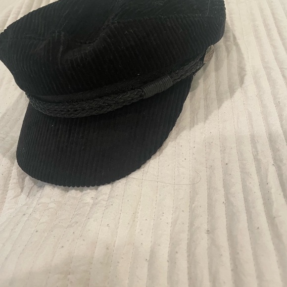 Black Newsboy Hat - Picture 8 of 9